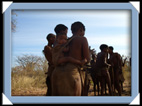 La rel�ve est assur�.( peuple san )